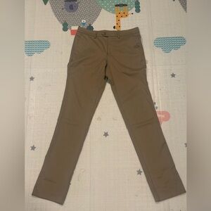 Men’s Mizzen & Main khaki pants (unhemmed) - size 30 made in USA